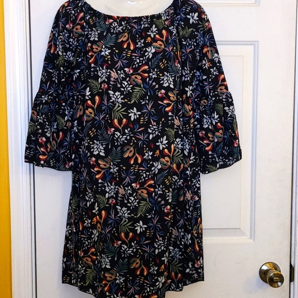 NWOT Highness Navy Floral Print Dress